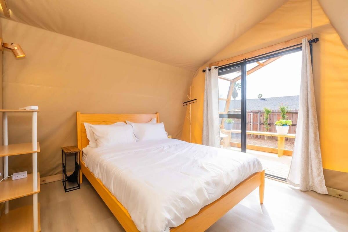 Glamping In The Urban Hotel Glendora Exterior foto